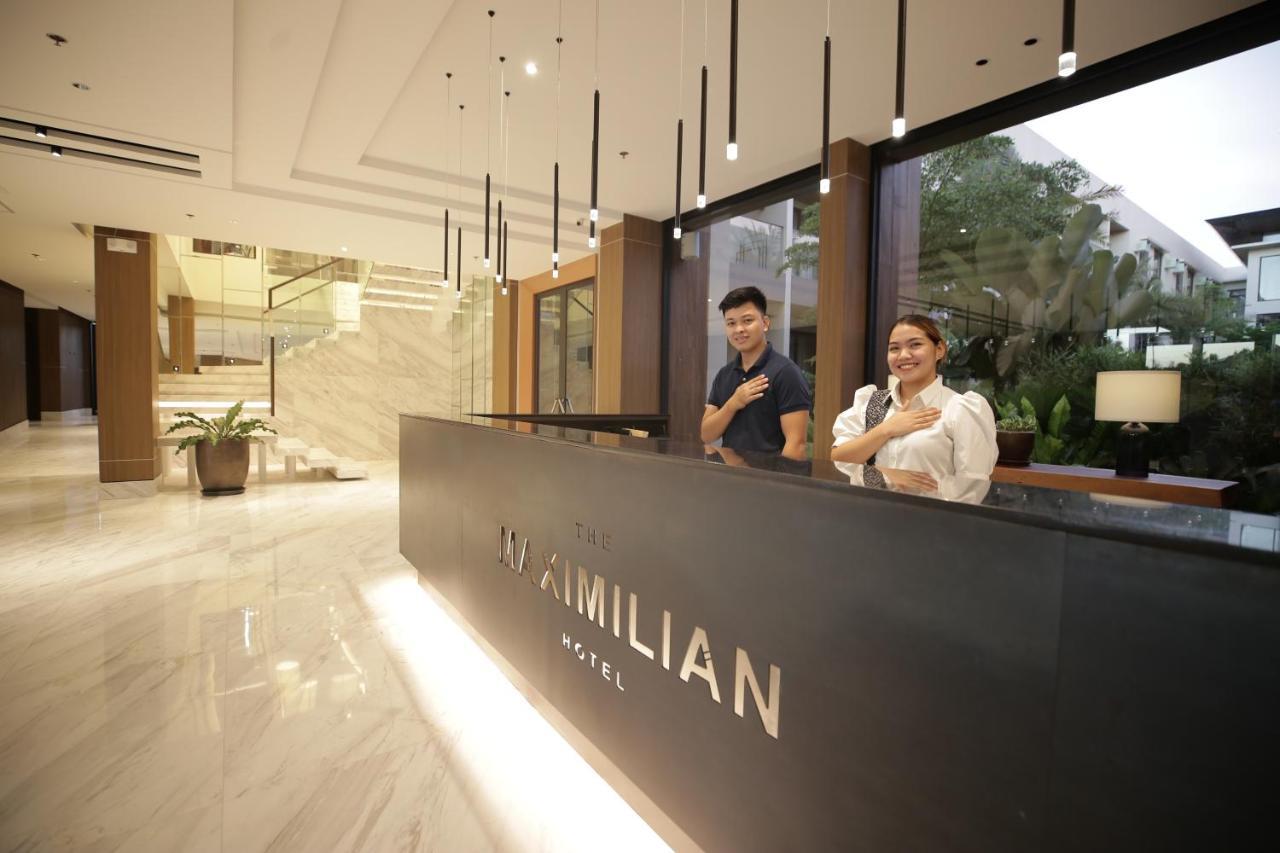 The Maximilian Hotel Cauayan City  Exterior photo