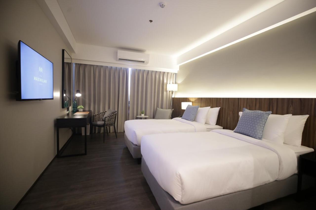 The Maximilian Hotel Cauayan City  Exterior photo