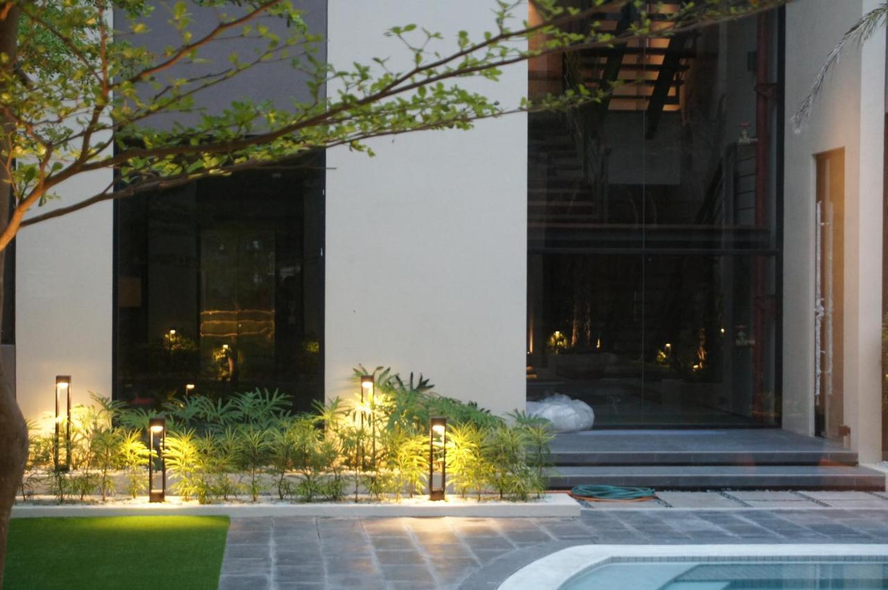 The Maximilian Hotel Cauayan City  Exterior photo