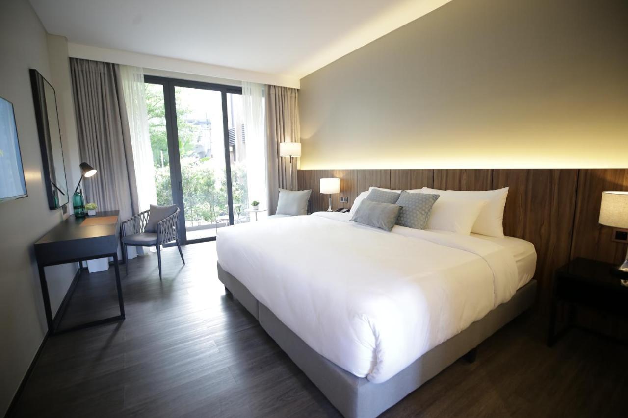 The Maximilian Hotel Cauayan City  Exterior photo