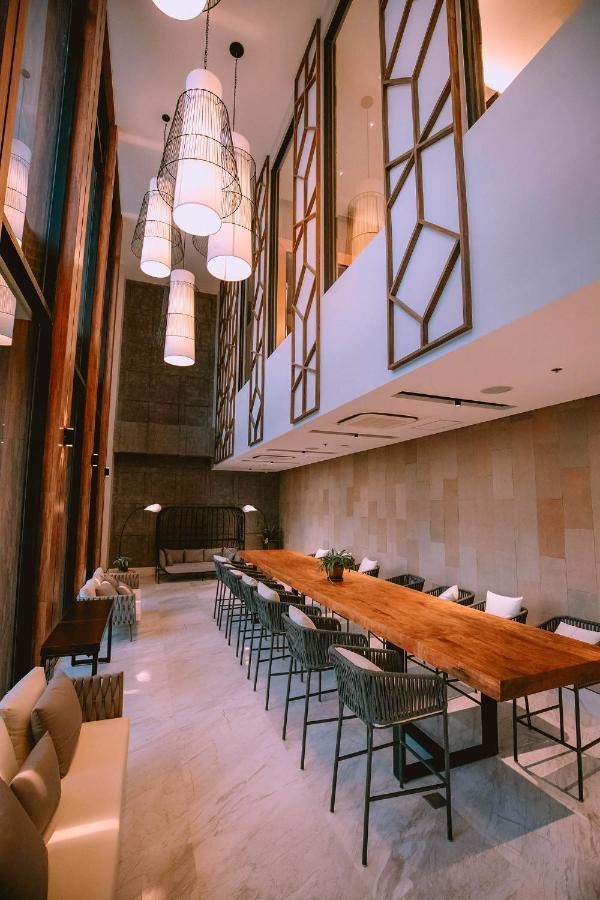 The Maximilian Hotel Cauayan City  Exterior photo